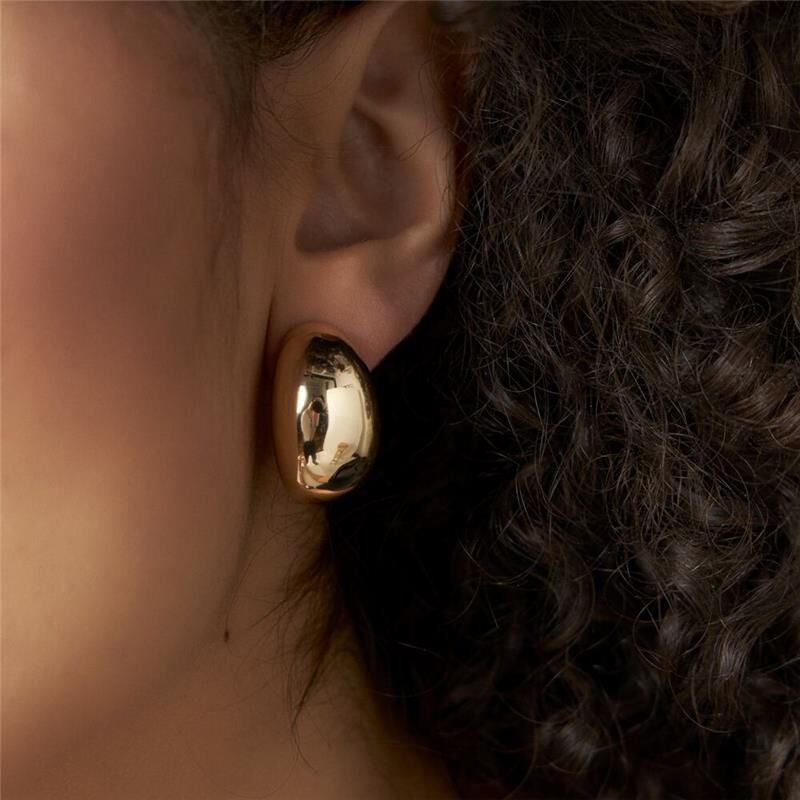 CAROLINE. EARRING