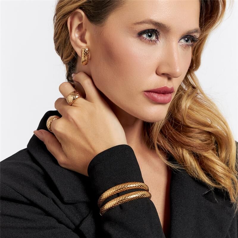 AVA EARRING