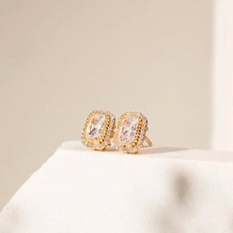 BECKY EARRING